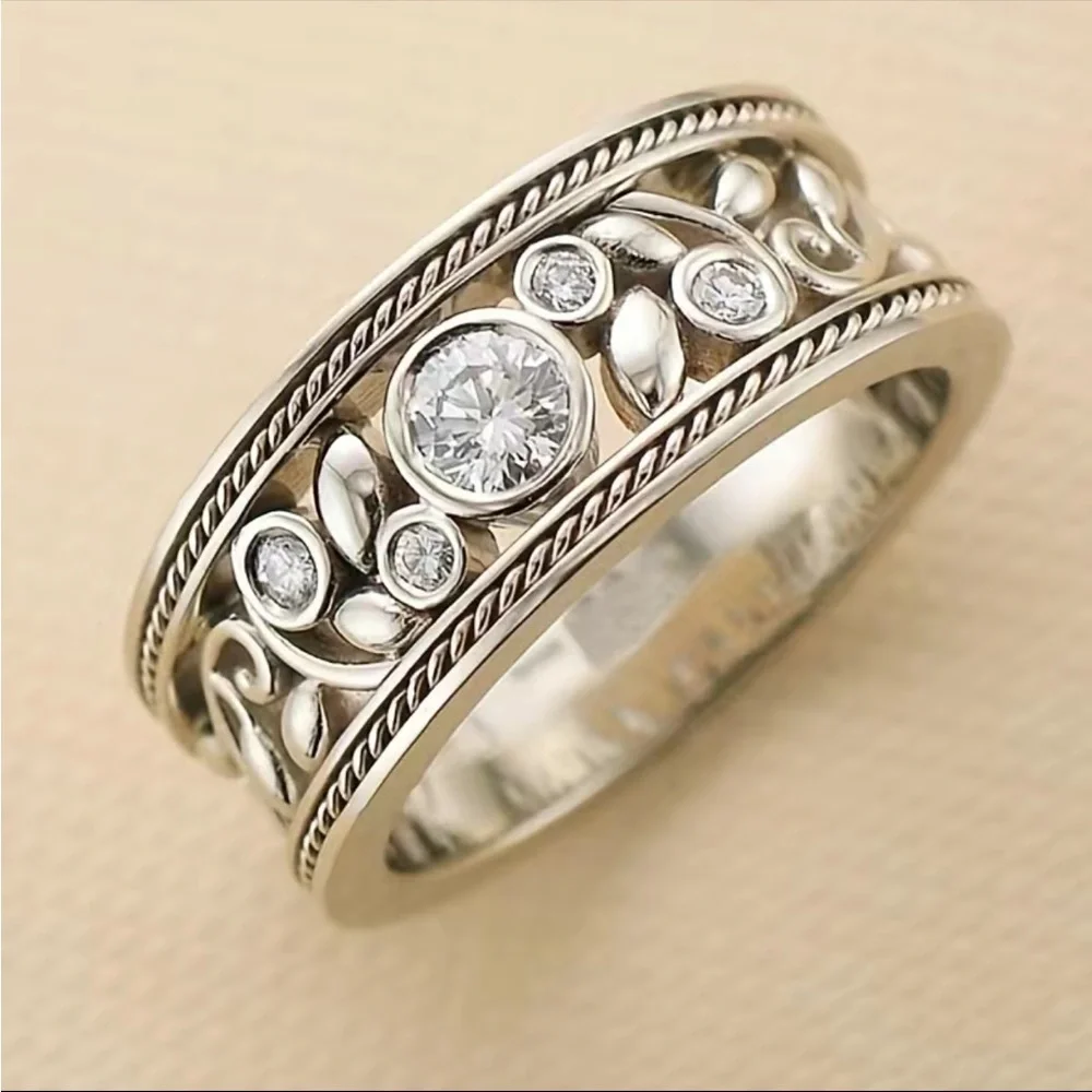 New 925 Silver Gorgeous 925 Zircon Ring - Picture 4 of 5
